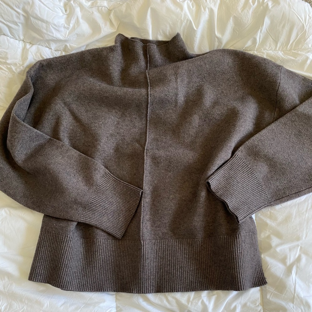 Prettylittlething sweater